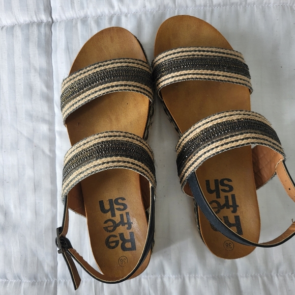 Summer platform - Picture 2 of 3